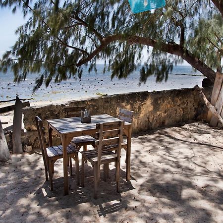 Cemara Beachfront Suite Mondu Extérieur photo