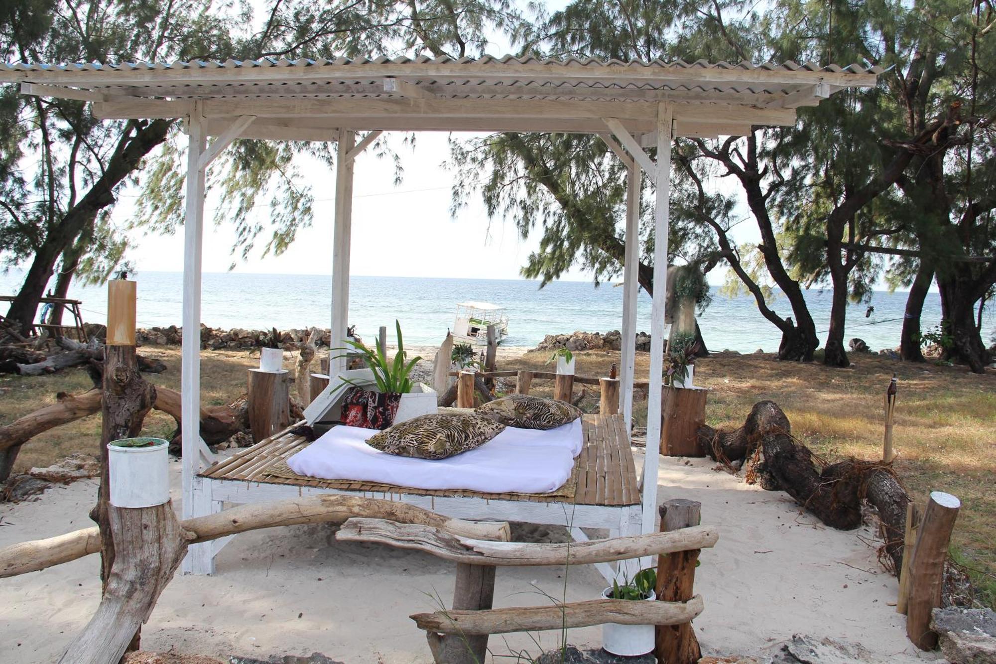 Cemara Beachfront Suite Mondu Extérieur photo